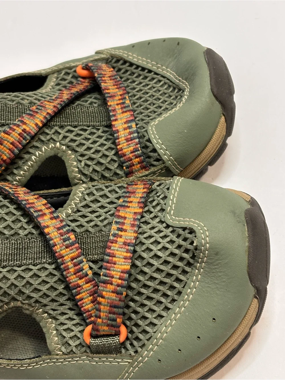 Chaco Olive Green Water Shoes with Orange-Accent Multicolor Straps Sz 5 VGUC